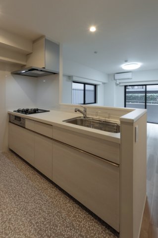 キッチン　※写真は同タイプ住戸です。