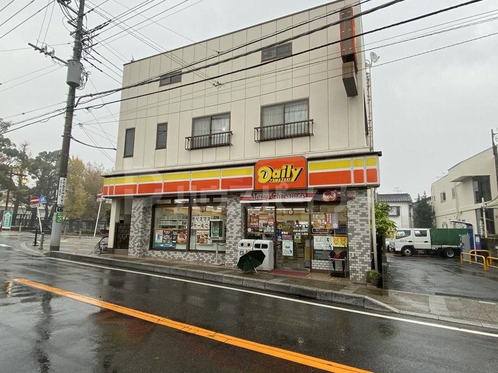 コンビニ　デイリーヤマザキ真間店（コンビニ）まで250m