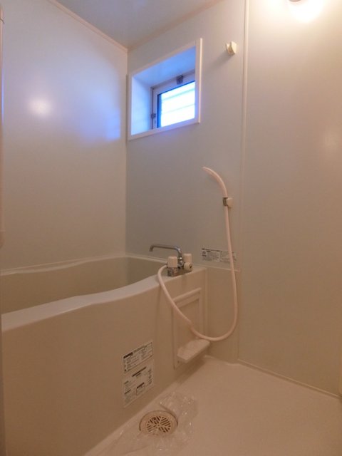 バス・シャワールーム　同物件別号室のものです。