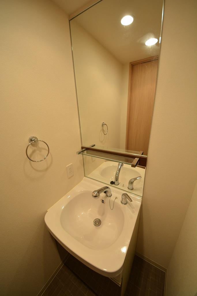 洗面設備　プレサンス大阪城公園ネクサス　独立洗面台