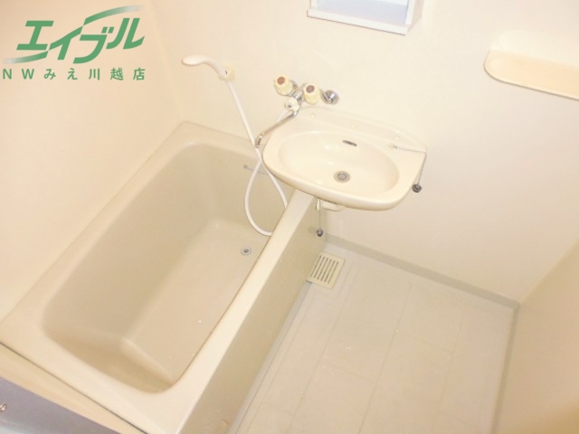 バス・シャワールーム　別部屋参考写真です。