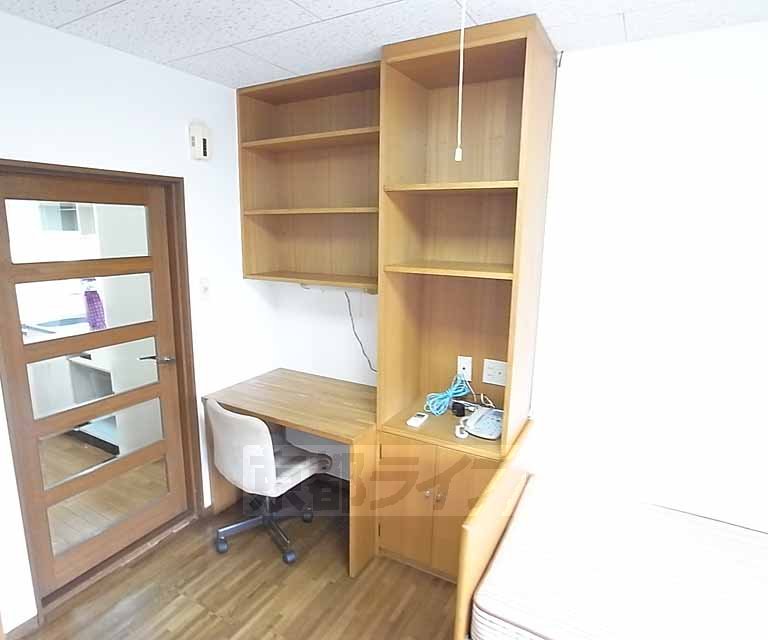 その他設備　机、イス付きです。