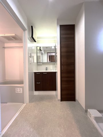 洗面設備　※別階の写真となります。現状優先。