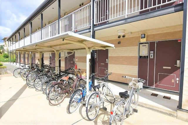 その他　屋根付き駐輪場（※無料）
