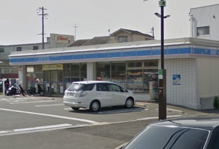 コンビニ　ローソン（コンビニ）まで359m