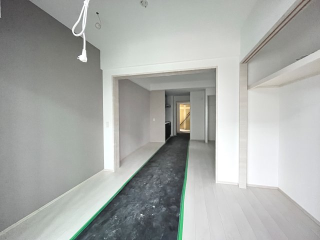 居室・リビング　建築中の写真です。