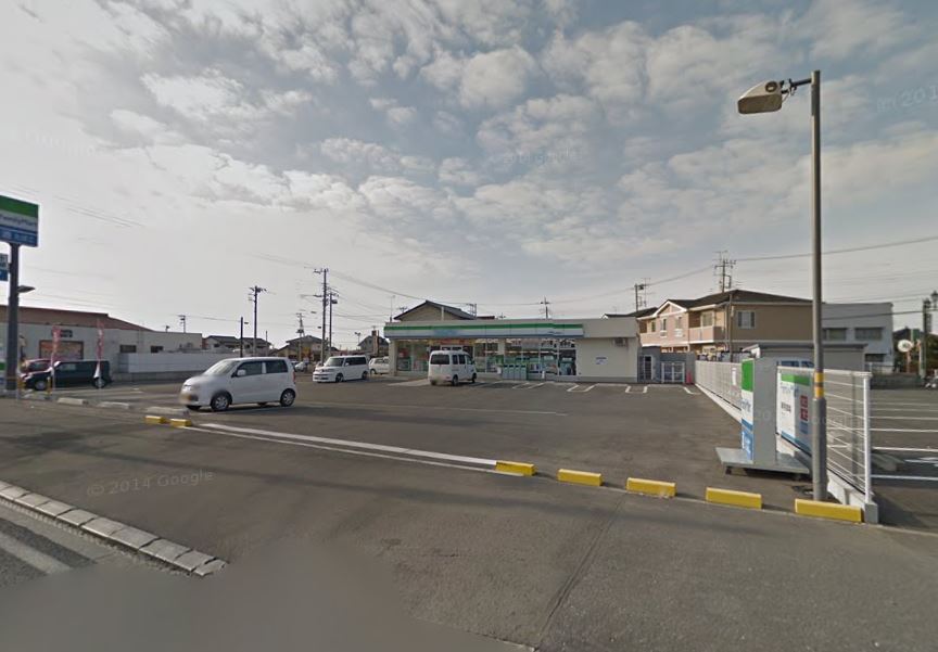 コンビニ　ファミリーマート中村東店（コンビニ）まで693m