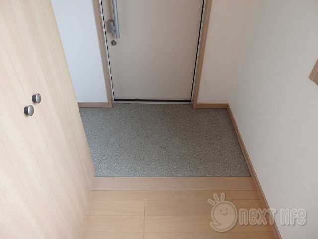 玄関　ブルーレース下鶴間B