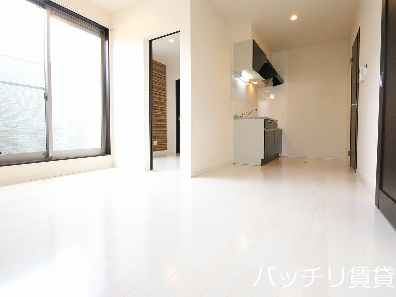 居室・リビング　同型イメージの為、現状を優先致します