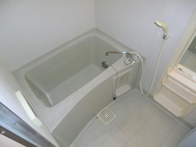 バス・シャワールーム　追焚き機能付き