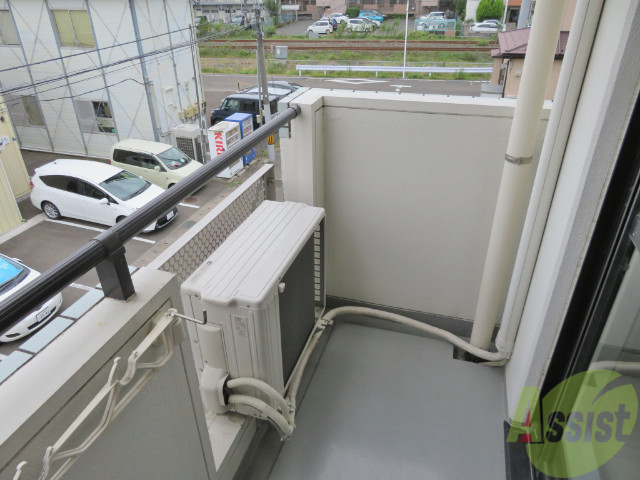 バルコニー　バルコニーがついて晴れた日は洗濯物が干せますね