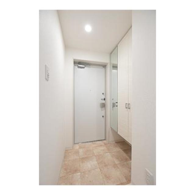 玄関　※写真は同タイプ住戸です。