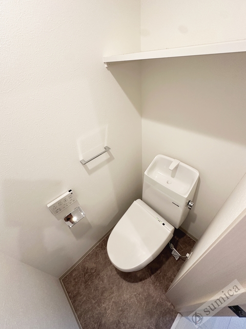 トイレ　温水洗浄便座付き♪♪