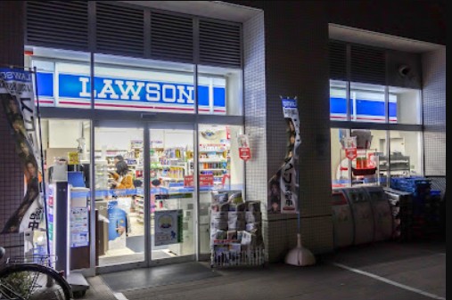 コンビニ　ローソン（コンビニ）まで585m
