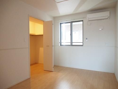 その他　龍野郵便局まで980m