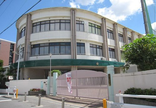 小学校　三軒家西小学校（小学校）まで862m