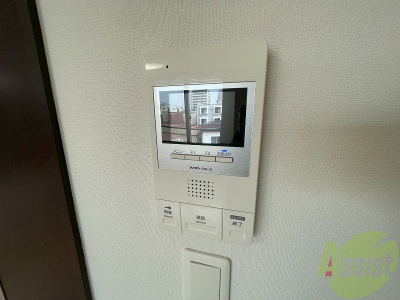 セキュリティ　ＴＶモニター付インターホンです。来客者の顔が見えるので安心！