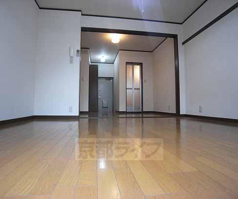 居室・リビング　扉を開けたらこんなにひろい！