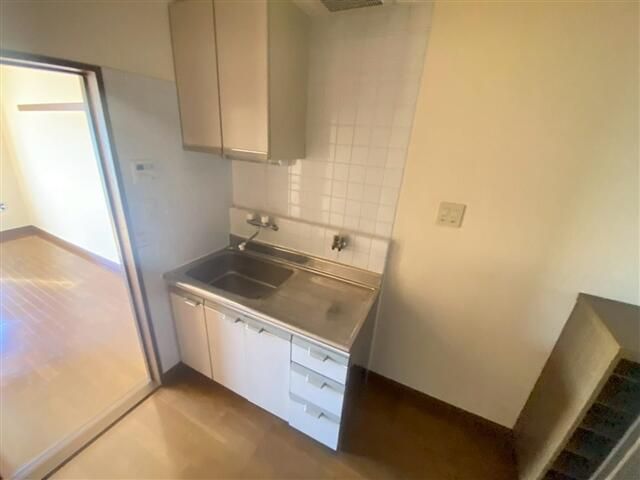 キッチン　コンパクトなキッチンで掃除もラクラク