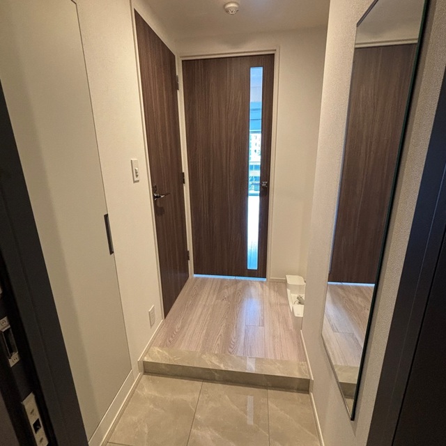 玄関　※写真は同タイプ住戸です。