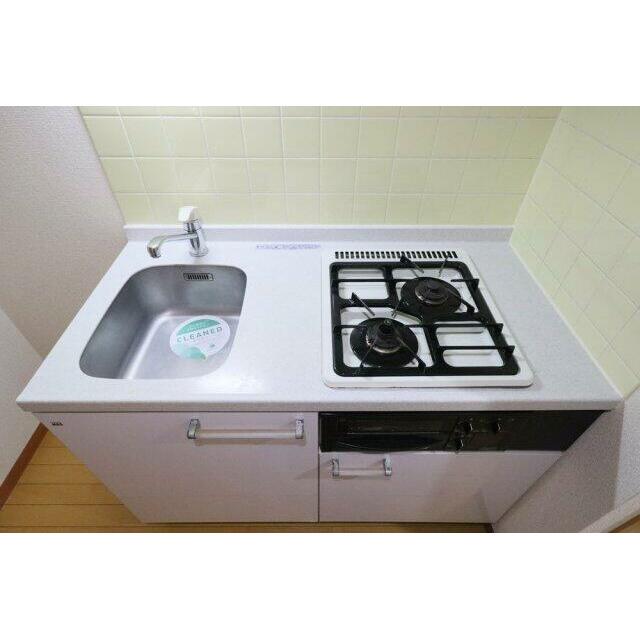 キッチン　システムキッチン（2口ガスコンロ・グリル付）