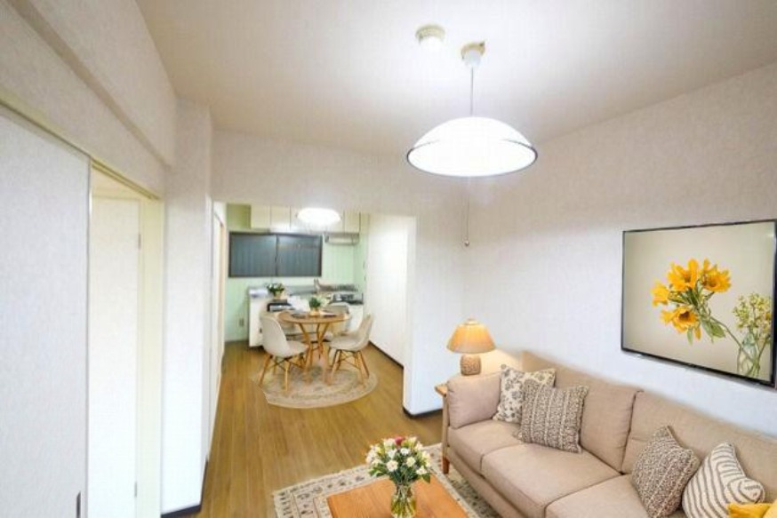 居室・リビング　CGで家具等を配置したもので家具等は含まれません