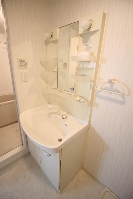 洗面設備　1　洗面台