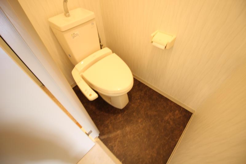 トイレ　ウォシュレット（温水洗浄便座）付トイレ