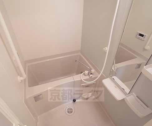 バス・シャワールーム　なんと追い焚き機能付き