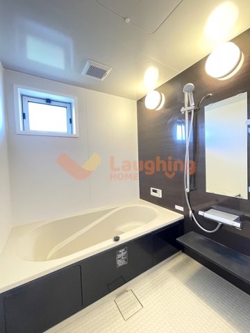 バス・シャワールーム　落ち着いた空間のお風呂です