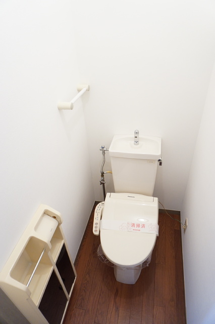 トイレ　洗浄機能付きのトイレ