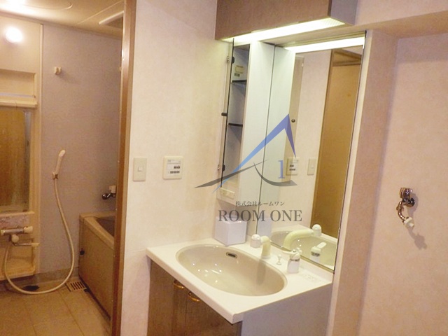 洗面設備　洗面台です。