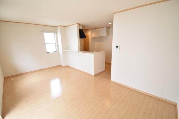 居室・リビング　※同物件別室※