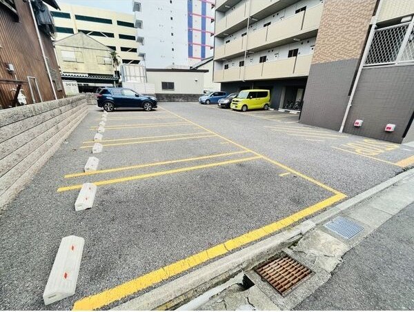 駐車場　※同型タイプ