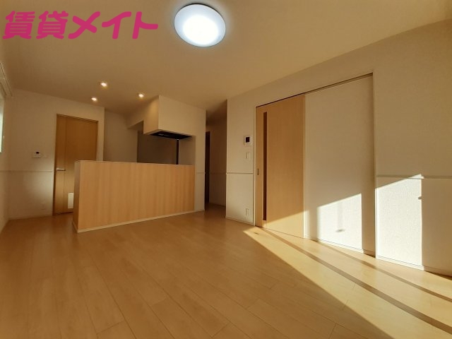 居室・リビング　同型参考写真