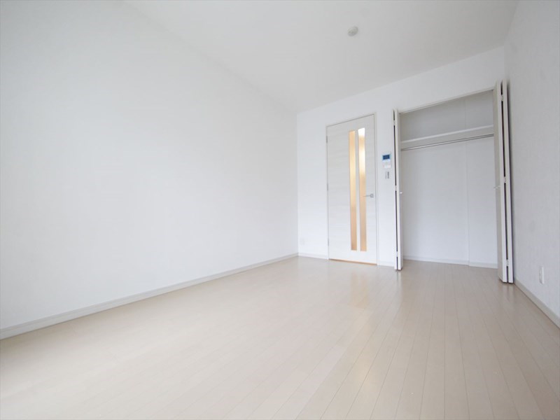 居室・リビング　洋室9帖　クローゼット付（収納充実してます）