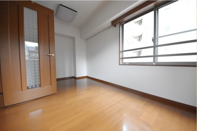 居室・リビング　※同建物内の別部屋参考写真です