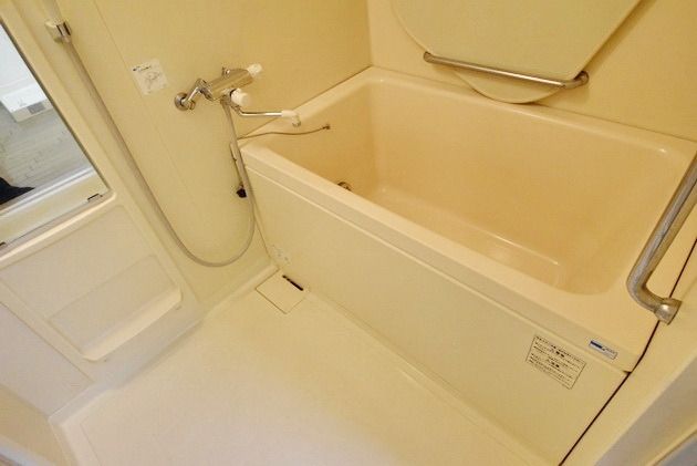 バス・シャワールーム　～疲れたときはゆっくり浸かれますよ～