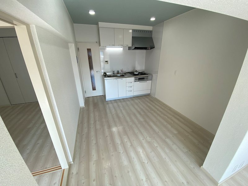 居室・リビング　参考写真（同間取りの反転タイプ）