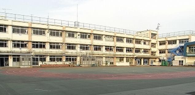 小学校　東京都北区立西ヶ原小学校（小学校）まで433m