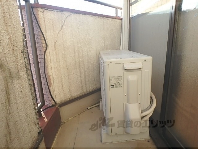 バルコニー　室外機