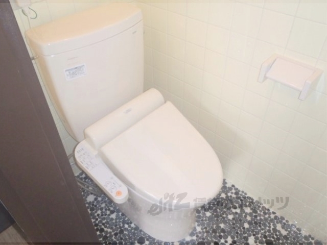 トイレ　ウォシュレット付きです