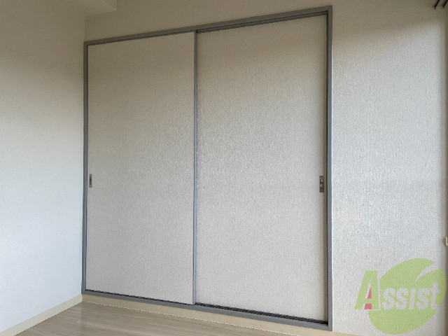 収納　収納は押入です。荷物等の収納はこちらをご利用ください。