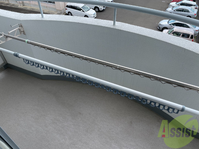 バルコニー　バルコニーは長さも幅も丁度いい広さでした。洗濯物も捗りますね