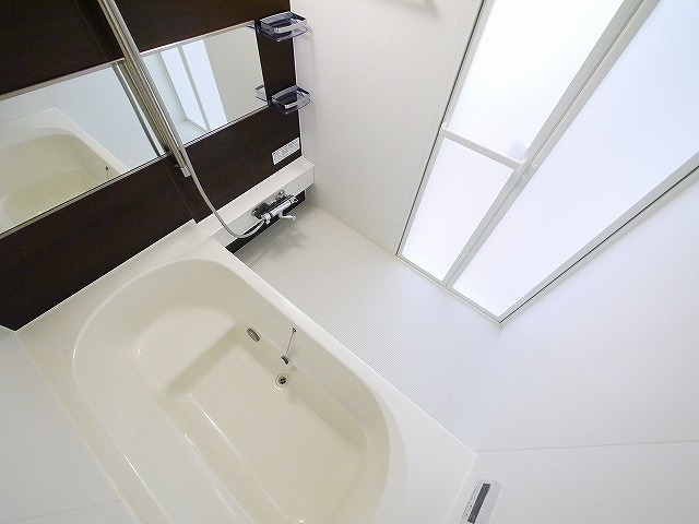 バス・シャワールーム　ゆったり過ごせるお風呂です