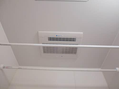 バルコニー　浴室換気乾燥機