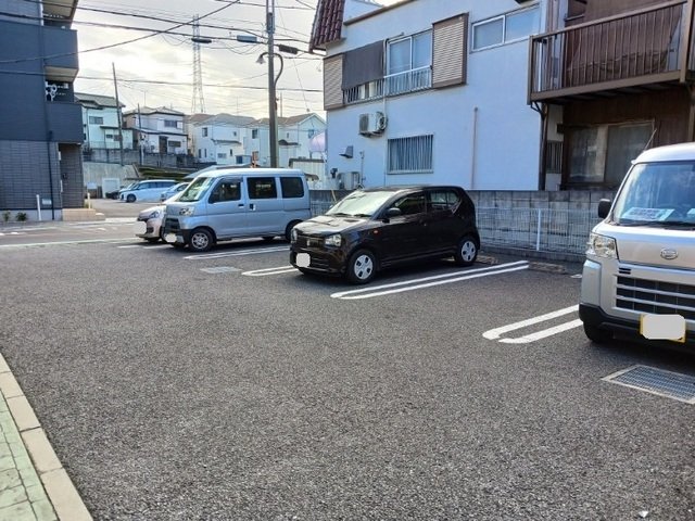 駐車場　車をお持ちの方に嬉しい駐車場付きの物件です