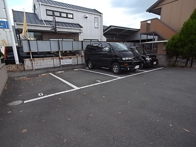 駐車場　駐車場