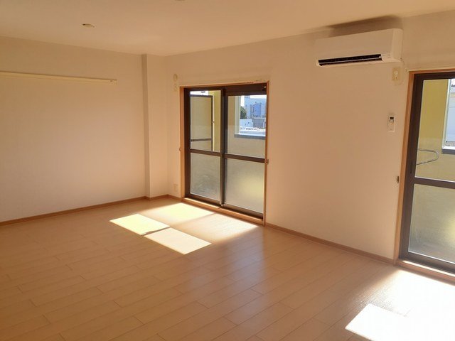 居室・リビング　ゆったりとした居間です