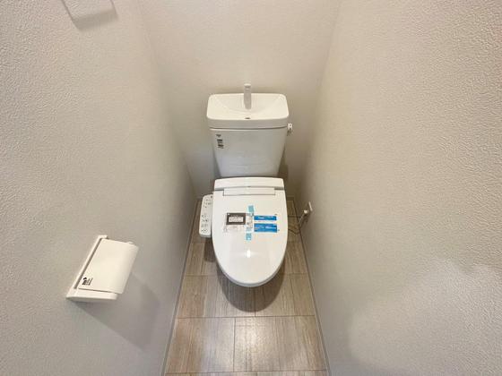 トイレ　※同じ間取りの１階の写真です。